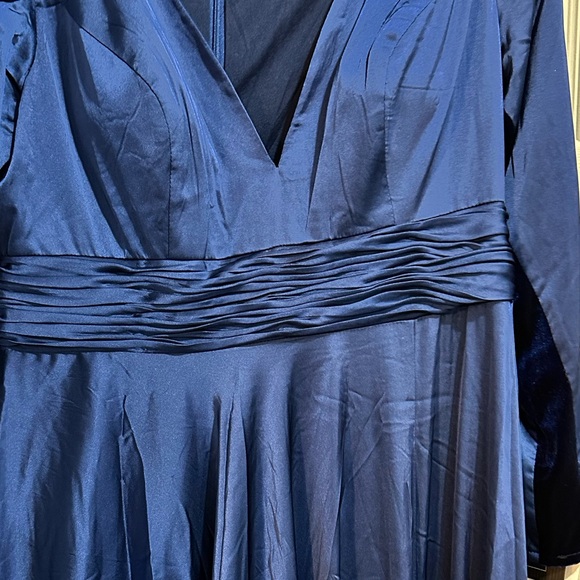 LONG SLEEVE RUCHED WAIST A-LINE GOWN - Picture 5 of 16